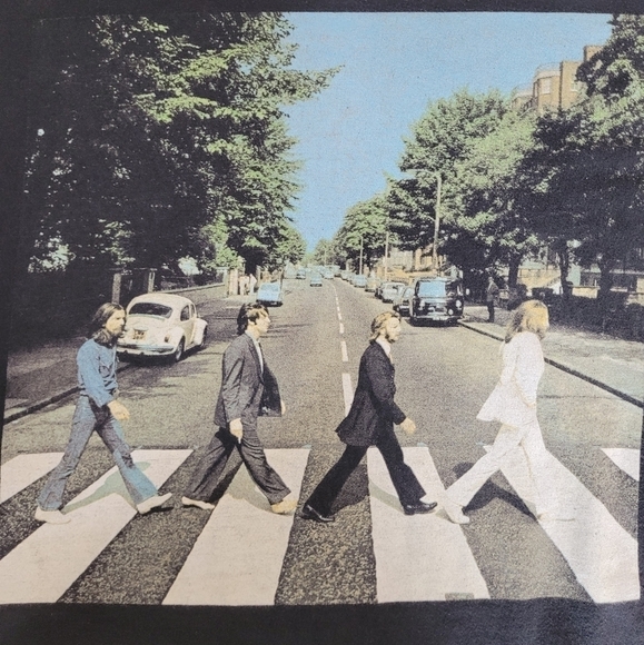 The Beatles "Abbey Road" In-Color Graphic Black Tee  (Unisex) - Size 2X - Picture 1 of 7
